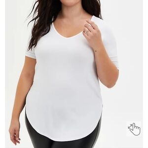🆕️🩶 1X WHITE TUNIC SUPER SOFT V-NECK TUNIC TEE🩶